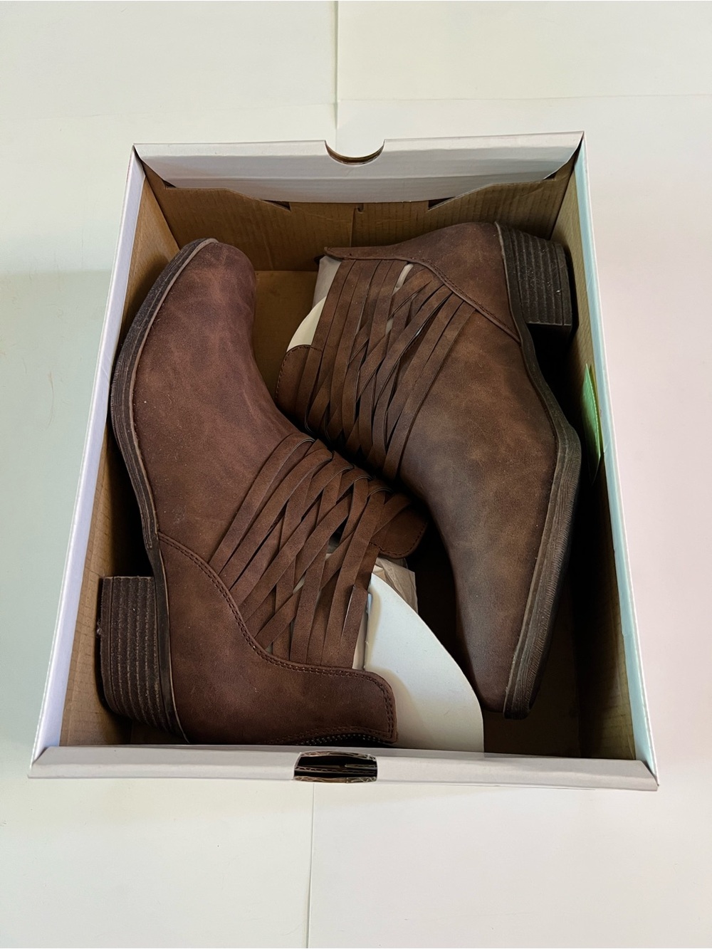 New in Box Sugar Size 9 Rhett Brown Ankle Boots Booties Shoes Low Heel - Picture 5 of 8